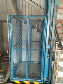 滄州國際機電五金城采購導軌式升降貨梯